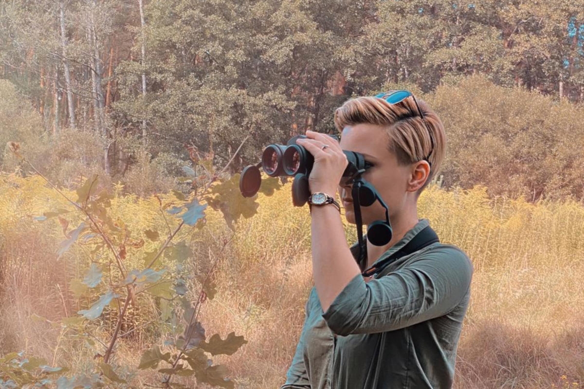 minox: User-Test: MINOX X-range 10x42 – was hält Testerin Hanna Selena vom neuen MINOX Fernglas mit Laser Rangefinder? minox: User-Test: MINOX X-range 10x42 – was hält Testerin Hanna Selena vom neuen MINOX Fernglas mit Laser Rangefinder?