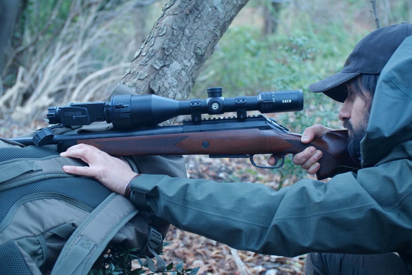 Jagd mit dem Nitehog Viper: Praktische Überlegungen zum leichten und kompakten Thermalgerät Jäger mit dem Nitehog Viper.