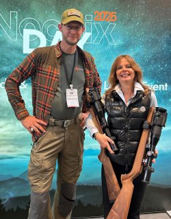 Weltpremiere: Nocpix stellt Evolution der MATE-Serie vor – „The Next Big Thing“ der Wärmebildvorsatzgeräte? Carsten Burfeindt (l.) und Andrea Schmidt-Agel.