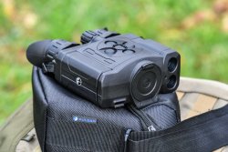 Test: Wärmebildgerät PULSAR Accolade XP50 LRF Pulsar Accolade XP50 LRF thermal binoculars with its Cordura carry case.