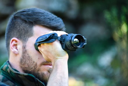 Testbericht: PULSAR Helion XP50 Wärmebildgerät Das Wärmebildgerät Pulsar Helion XP50 im Einsatz
