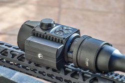 Pulsar Krypton FXG50 Thermal-Vorsatzgerät für das Zielfernrohr: Erster Praxistest Batteriepack des Pulsar Krypton FXG50.