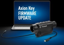 Pulsar − Update der Firmware für Thermion und Axion Pulsar Axion Key wird über ein Kabel aktualisiert
