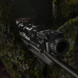 Hintergrund Steiner: Geschichte und Segmente Jagd, Sportschießen, Marine und Adventure Montiertes Steiner C35.