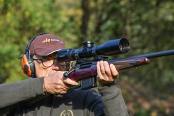 Test und Video: Swarovski dS 5-25x52 P − was kann das smarte Zielfernrohr für die Jagd Swarovski dS 5-25x52 P auf der Unique Alpine JPR-1 Kodiak
