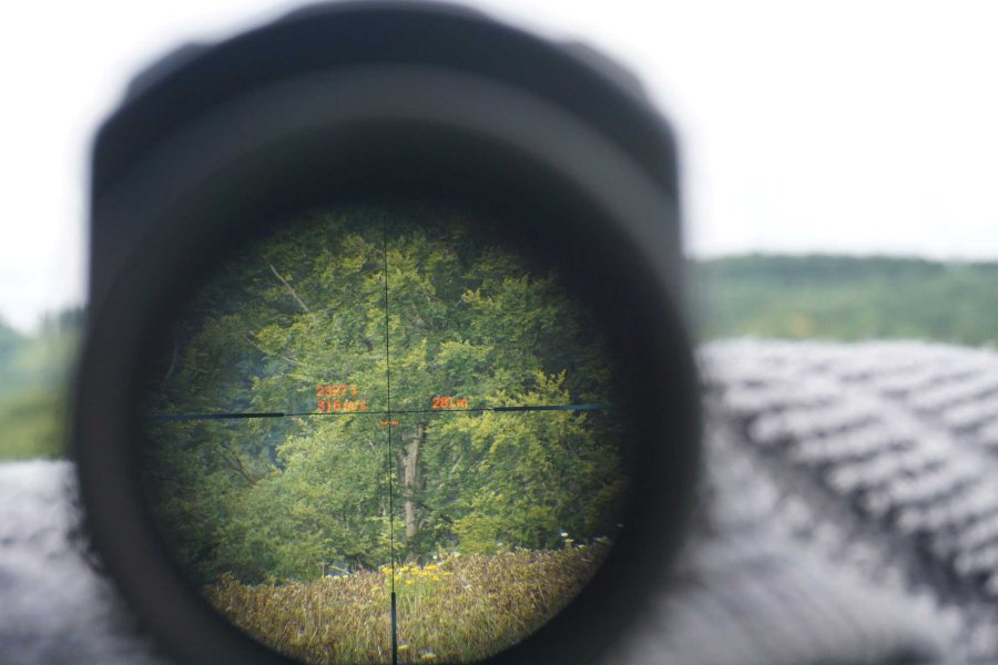 Set-up des Swarovski dS 5-25x52 P Zielfernrohrs Zielbild im Head-up-Display der smarten Zieloptik Swarovski dS 5-25x52 P.