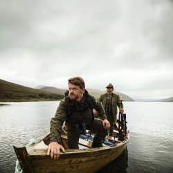 Swarovski Optik: Neuer Internetauftritt des Spezialisten für Jagdoptik, Natur- und Vogelbeobachtung Swarovski Optik video Isle of Mull jaeger im boot