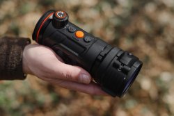 ThermTec Hunt Pro: Vorstellung des Wärmebild-Vorsatzgeräts durch Lippejagd Intuitives Bedienfeld des ThermTec Hunt Pro.