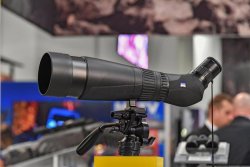ZEISS Optik-Neuheiten 2018 ZEISS Victory Harpia Spektiv auf der Messe