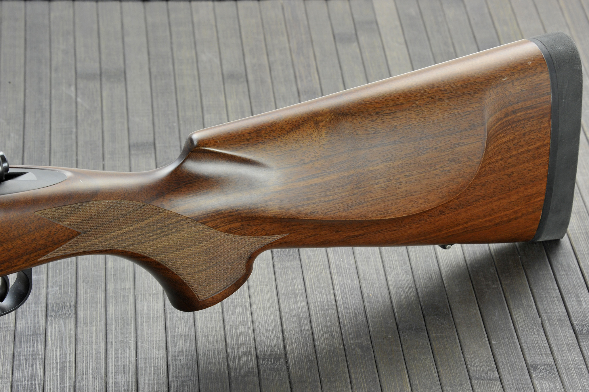 jagd-news: Video: Reparatur des Jagdwaffen-Schaftes