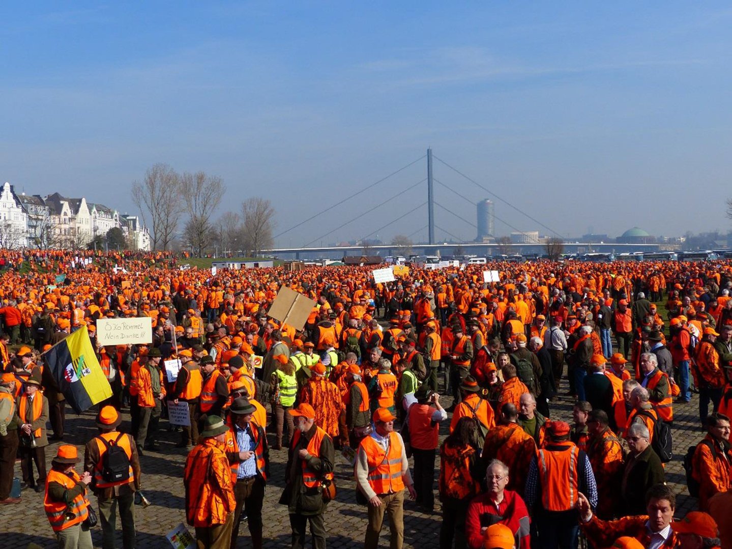 "Rhein in Flammen": Großdemo des Landesjagdverbandes NRW "Rhein in Flammen": Großdemo des Landesjagdverbandes NRW