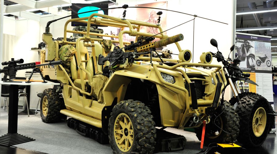 Enforce Tac Messe 2016 Fahrzeug auf der Enforce Tac