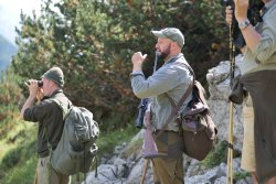 Die erste Gams vergisst man nicht – aktive Bergjagd in Tirol auf Murmel- und Gamswild Die erste Gams vergisst man nicht – aktive Bergjagd in Tirol auf Murmel- und Gamswild