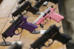 IWA OutdoorClassics 2016 mit neuer Rekordbeteiligung Pistolen auf der IWA