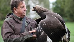Unsere TV-Empfehlung: "Jägerleben" − die neue Fernsehserie rund um die Jagd auf DMAX Unsere TV-Empfehlung: "Jägerleben" − die neue Fernsehserie rund um die Jagd auf DMAX