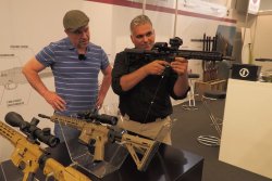 Videos von der Jagd & Hund 2022: Die ersten Messenews zu Langwaffen, Optiken, Munition und Ausrüstung – Tag 2 MAK Combo Rotpunktvisier.