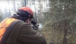 Als Jungjäger auf der ersten Drückjagd – Mit Schießtraining fit für die Bewegungsjagd und die ersten Praxis-Erfahrungen – mit Video Jaeger schiesst auf der Drueckjagd