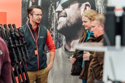 Bei Minox steht in diesem Jahr in Grünau das RF-Fernglas X-range 10x42 im Vordergrund.