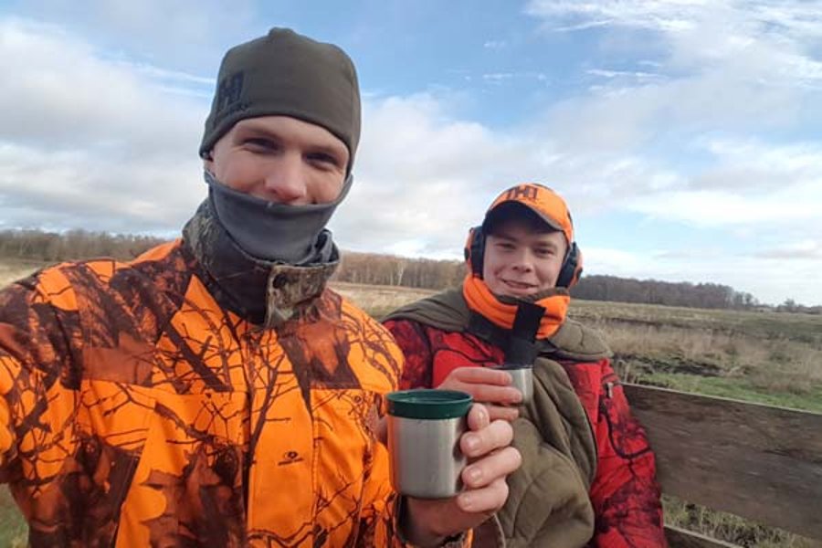 Auf Abstauberjagd mit den Reilmanns Gegen die Kälte bei der Drückjagd