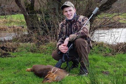 Hunter Brothers: Jagd auf Muntjaks und Wasserrehe in England Gerold Reilmann mit Muntjak