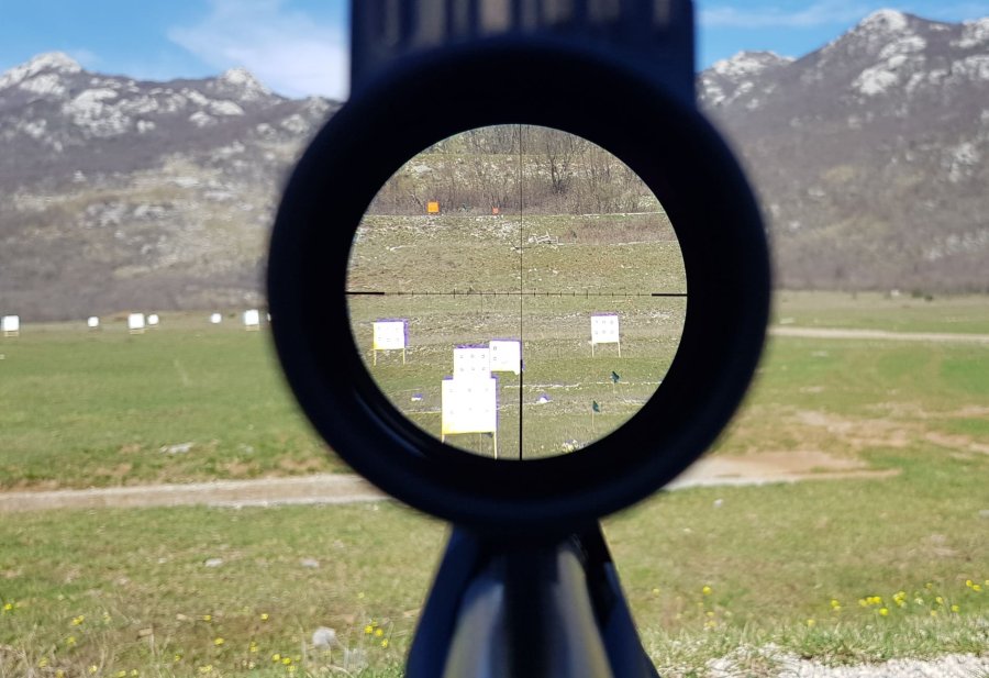 Swarovski Hunting Summit 2018 mit den HunterBrothers. Zielen auf 200 bis 300 m mit Zielfernrohr X5i.
