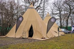 Internationaler RWS Shooting Day 2016 vor der IWA Tipis beim International RWS Shooting Day.