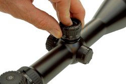 Die Zeiss Training Academy bietet für Besitzer von Zeiss-Zielfernrohren das Seminar "Jagdlicher Weitschuss" an. Ausbildungsgegenstand beim Weitschuss-Seminar der Zeiss Training Academy ist auch die ASV/ASV+.