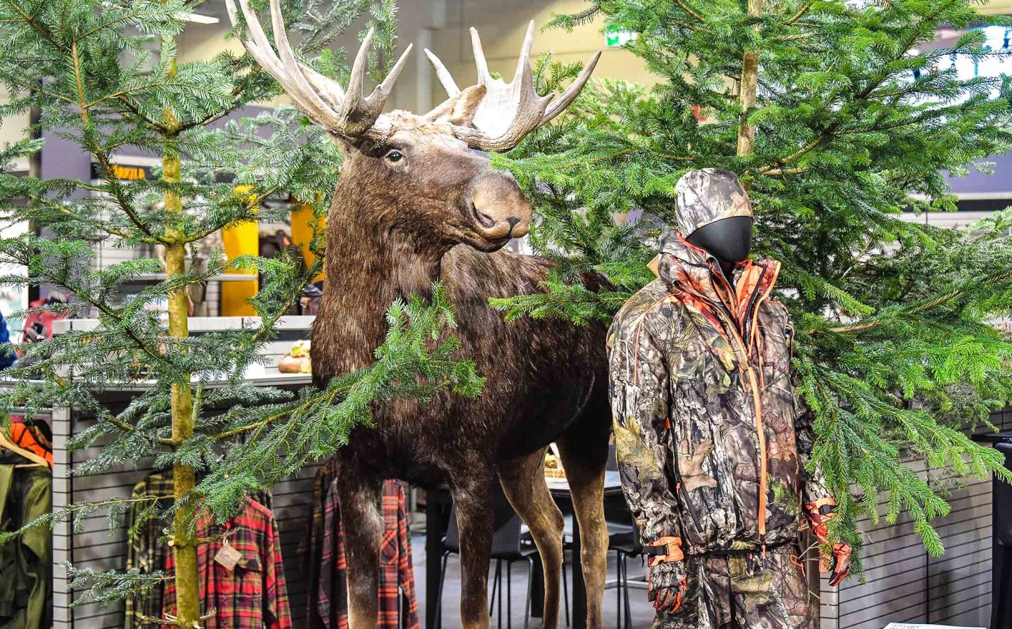 HÄRKILA Neuheiten 2017: funktionale Bekleidung für Jäger HÄRKILA Stand auf der IWA 2017