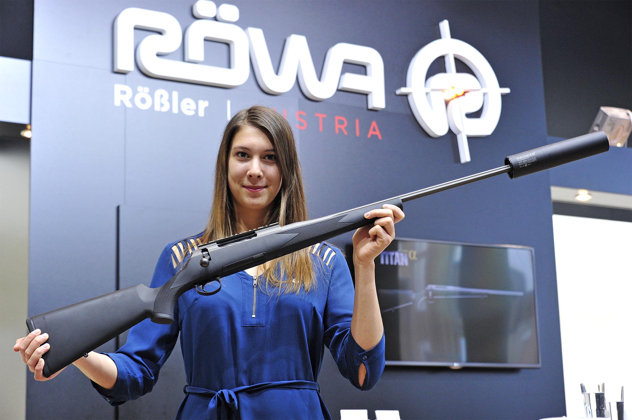 repetierbuechsen: Rößler Waffen: Neue Schaft-Beschichtung für Kunststoffschaft