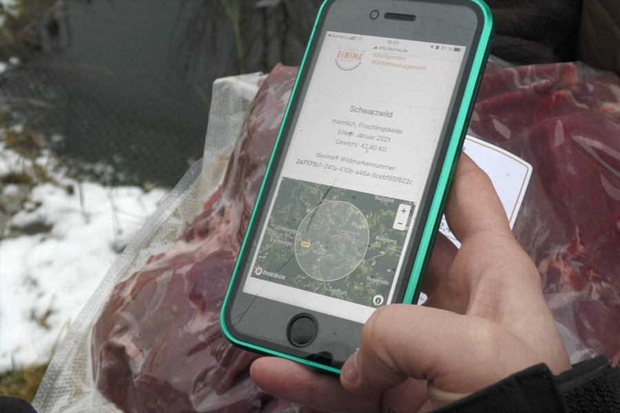 Die digitale Drückjagd Teil 2: Die Digitale Wildmarke "diwima" und Streckenvermarktung – Vorstellung mit Video Anzeige auf dem Smartphone Display nach Scan des diwima-Etiketts