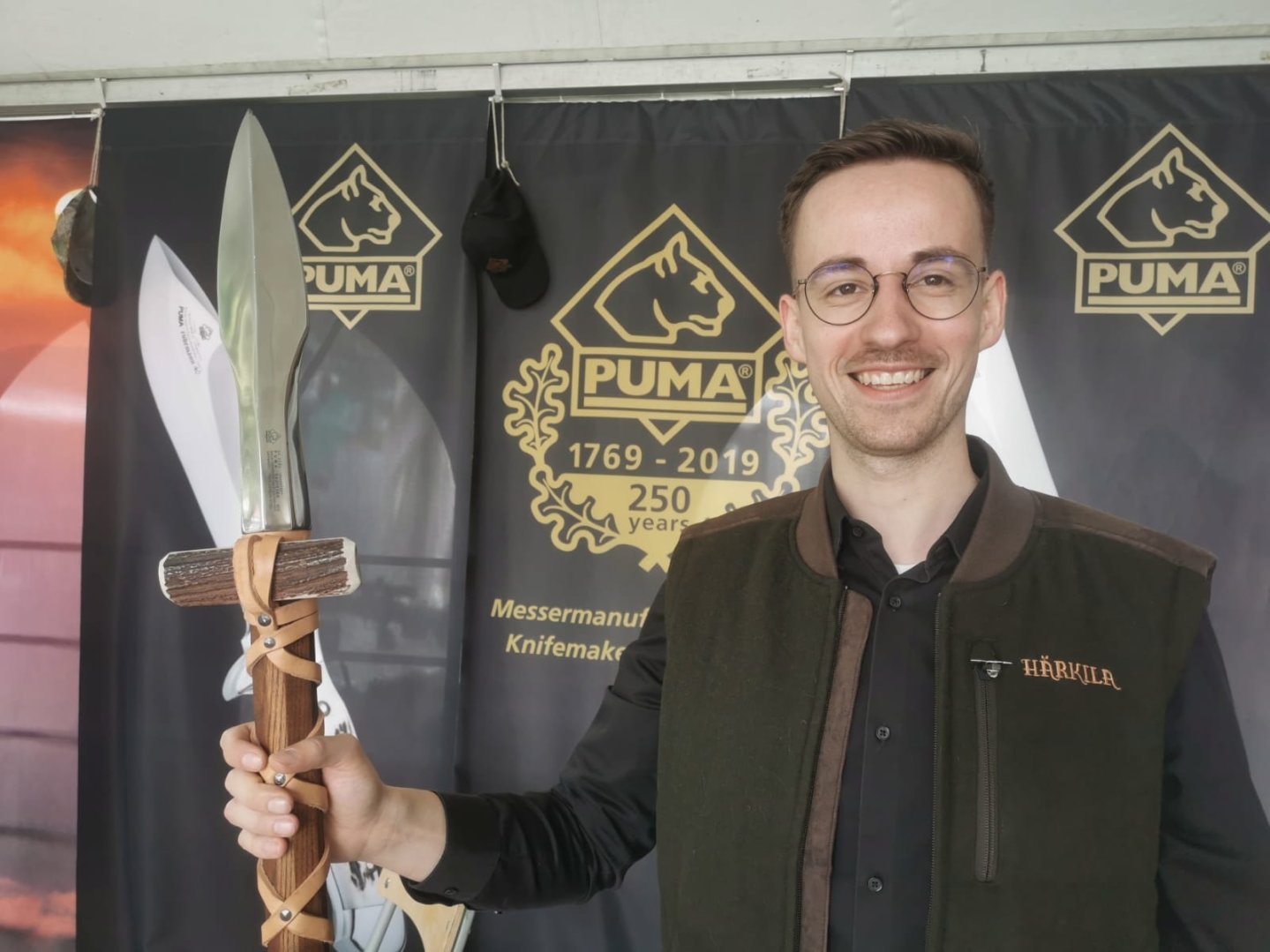 Puma-Saufeder am HUBANA-Stand