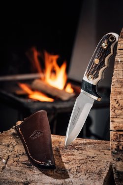 PUMA-Messer: IP Wild Edition, bobcat3516 und saubart für Jagd und Alltag – eine Auswahl aus der interaktiven PUMA-Broschüre PUMA knives saubart hirschhorn messer in Schmiede