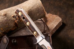 Test: PUMA skinner − wozu können Sie das vielseitige Jagdmesser nutzen? Hirschhorngriff des PUMA skinner