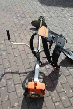 Naturschutz im Revier: Freischneider STIHL FS350 im Test STIHL FS350