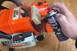 Liqui Moly: Hilfreiche Produkte für den Jäger zum Pflegen und Warten seiner Geräte und Werkzeuge fürs Revier Ein Sprühstoß mit dem Liqui Moly Start Fix in den Luftfilter hilft beim Anlassen von Kettensägen- und anderen Verbrennungsmotoren.