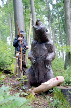 Freie Waffen samt Zubehör in Deutschland: Airsoft & Co. 3D Bogenziel Grizzly