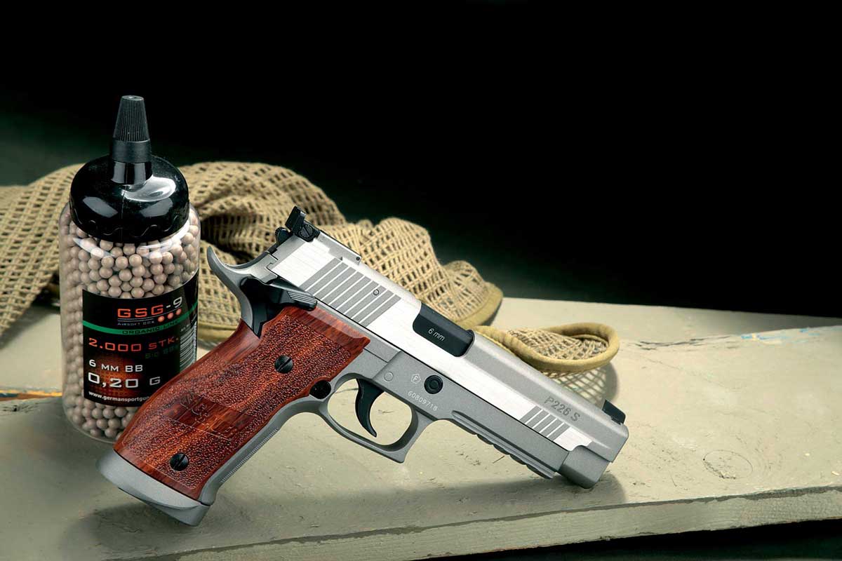 airsoft: Test: Cybergun SIG Sauer P226 X-Five Airsoft-Pistole von GSG airsoft: Test: Cybergun SIG Sauer P226 X-Five Airsoft-Pistole von GSG