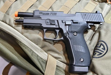 SIG Sauer SIG AIR ProForce P229 Softair-Pistole SIG AIR ProForce P229 Softair-Pistole mit Schlittenfang.