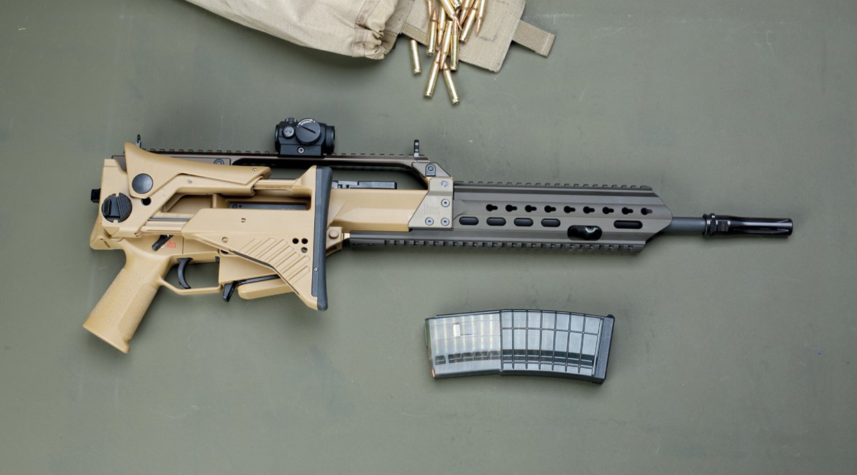 Einklappte Schulterstütze des HK 243 TAR