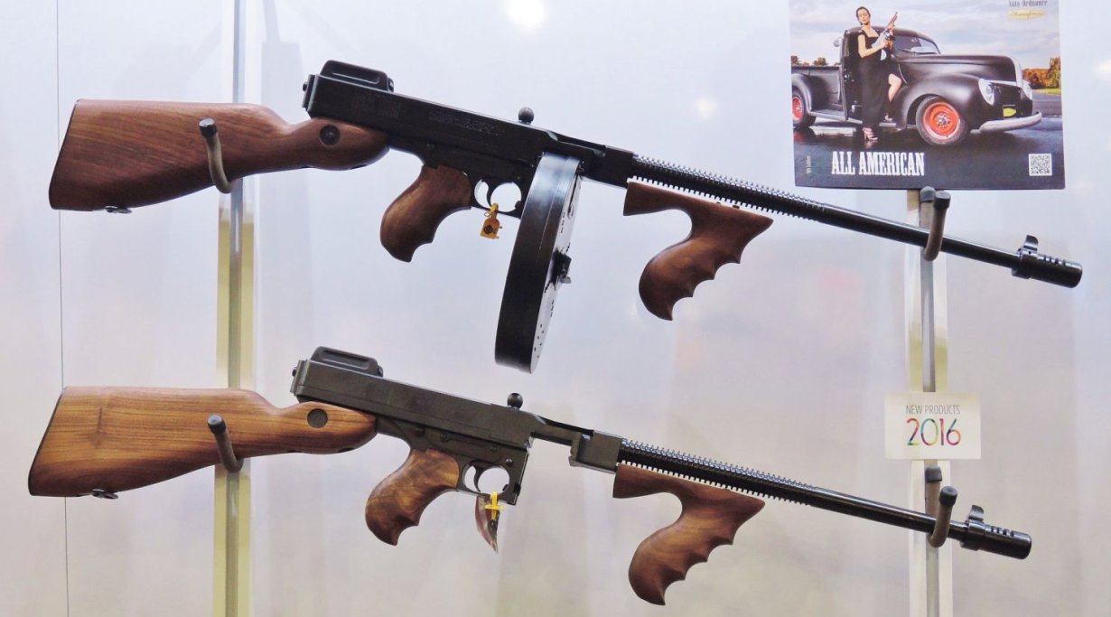 Hochwertige Replika-Modelle der Thompson 1927 A-1 als halbautomatische Karabiner 