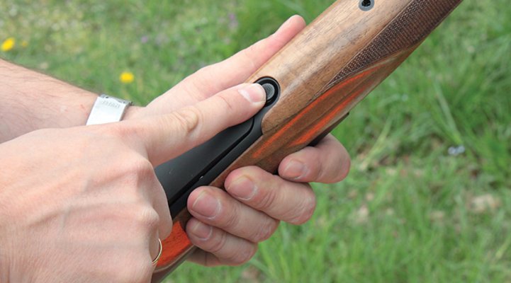 Magazinlöseknopf an der SAUER S 404