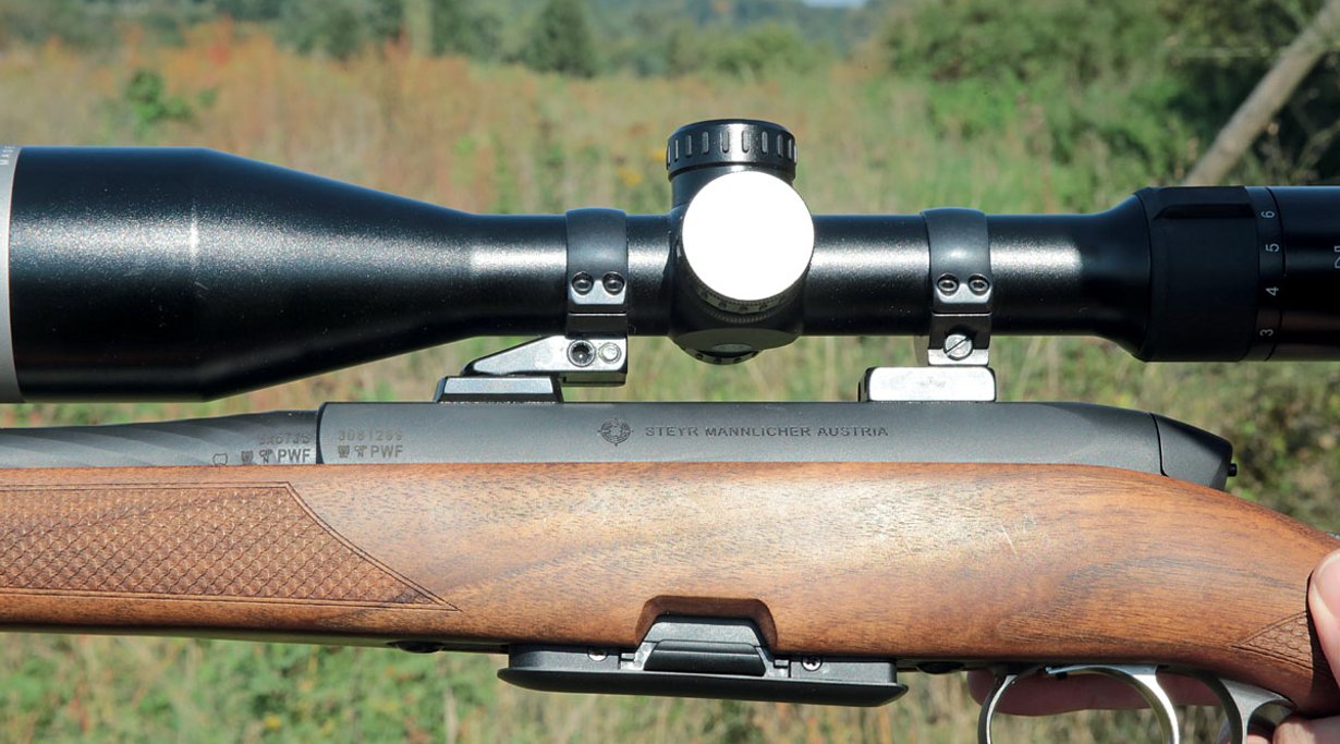 Das Steyr Mannlicher CL II Kunststoff-Magazin in "Sicherheitsposition".