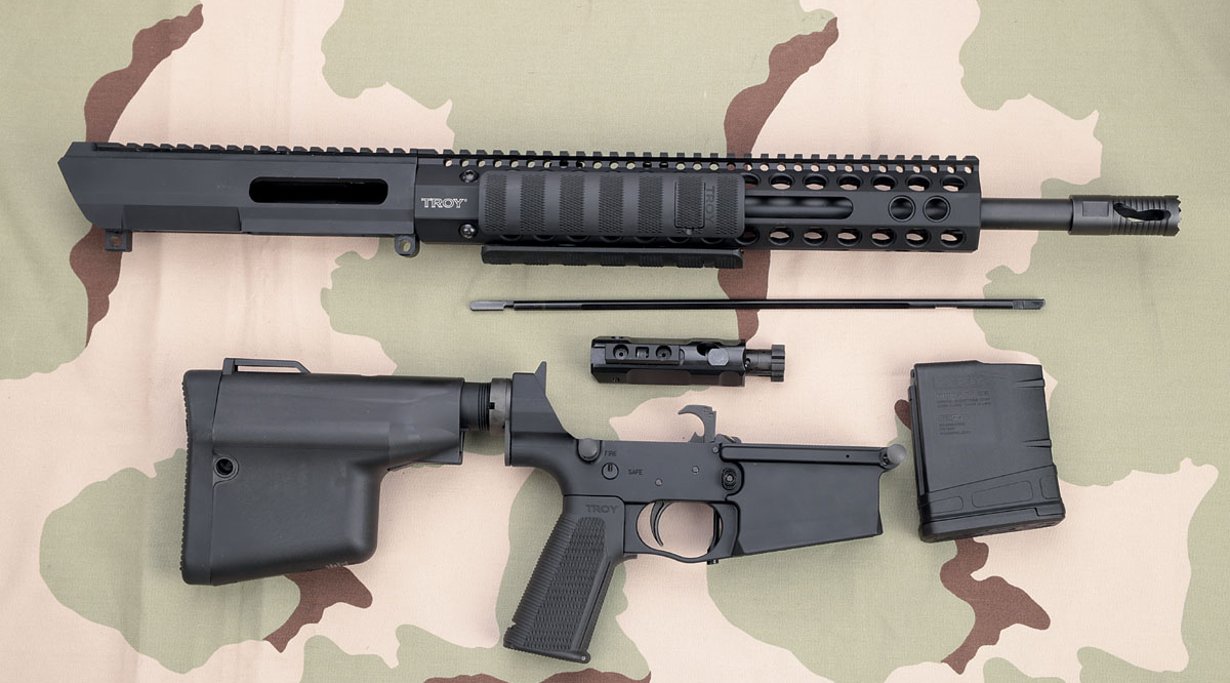 Die zerlegte Troy PAR Optic Ready in .308 Winchester.