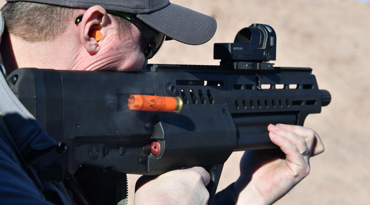 Tavor TS12 Selbstladeflinte auf der Schießbahn