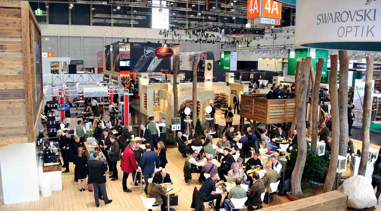 Crowding the optics booths at IWA 2016