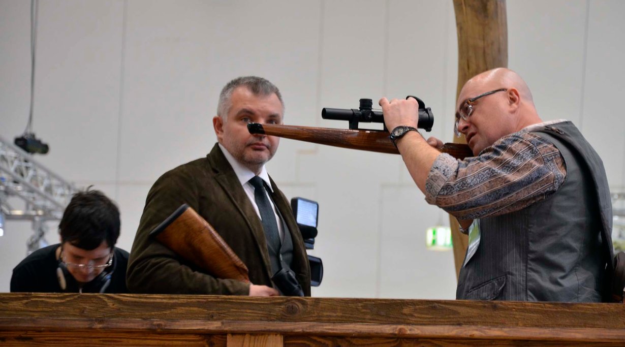 Choosing the glass at Swarovski booth, IWA 2016