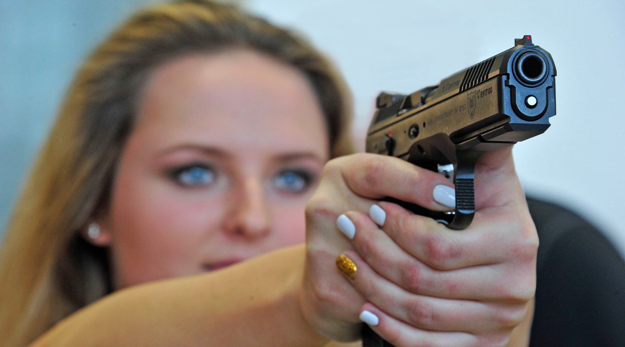 Beauty can be dangerous, CZ booth at IWA 2016