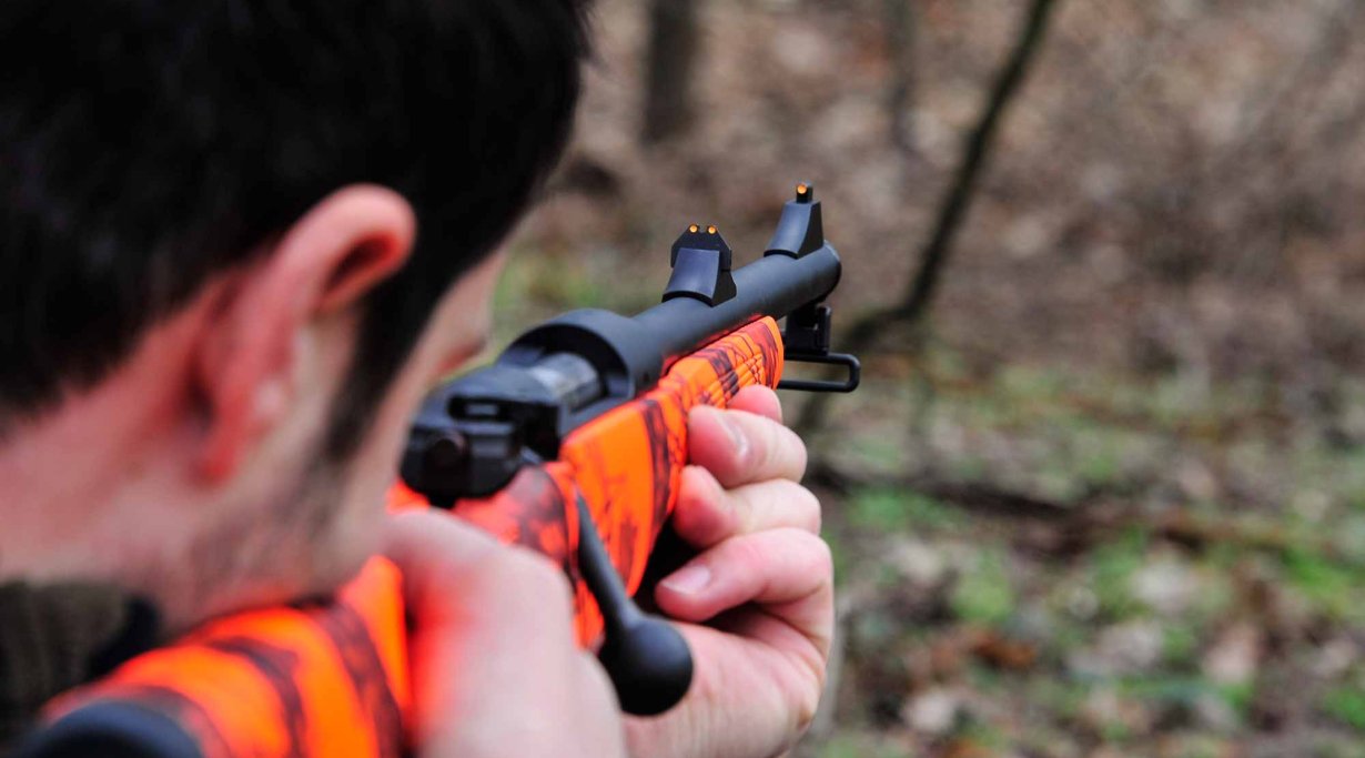 Die MAUSER M 12 Trail im Anschlag