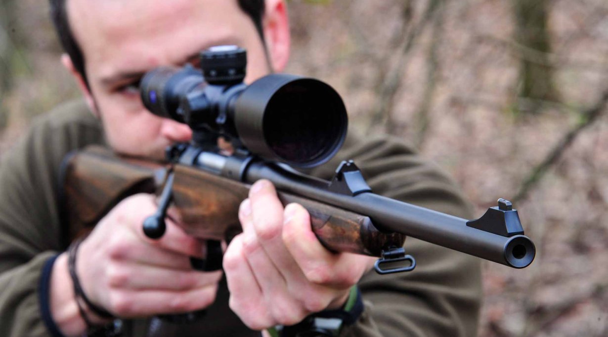 Mauser M 12 MAX im Anschlag