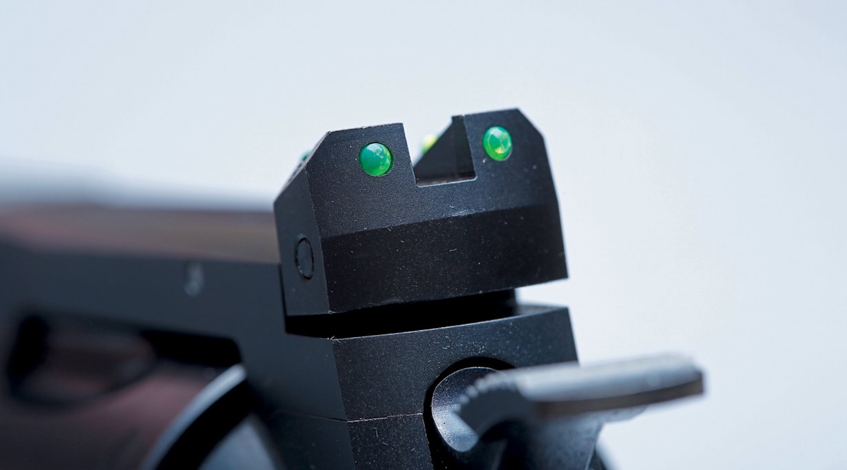 Mechanische Visierung mit Lichfänger Stäben.